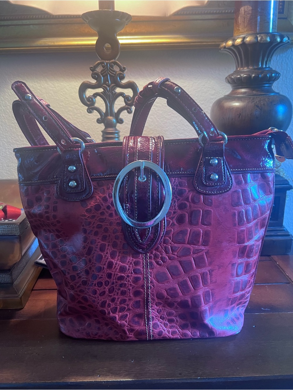 VTG Faux Croc-Leather Embossed Shoulder Tote in Plum